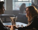 You 2, la recensione: la serie Netflix diventa sempre più oscura e adatta al binge watching