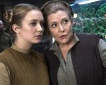 Carrie Fisher: Billie Lourd ricorda la madre con un'emozionante canzone a tre anni dalla morte