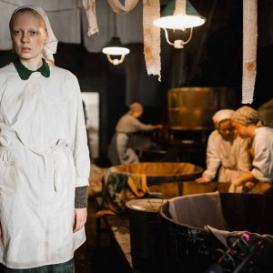 La ragazza d'autunno: Viktoria Miroshnichenko in una sequenza