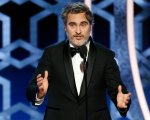 Golden Globe 2020: la reazione di Joaquin Phoenix alla vittoria diventa virale