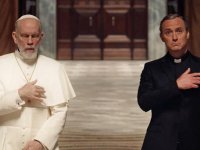 The New Pope 1x01 e 1x02, la recensione: Morto un Papa se ne fa...