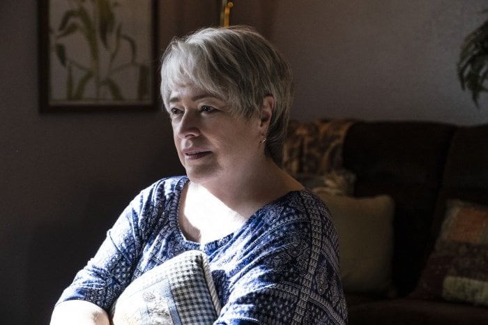 Kathy Bates, Garry Marshall non l'ha voluta in un film per il suo aspetto: 'Un mio bacio non era romantico'
