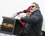 Joaquin Phoenix arrestato a Washington mentre protesta accanto a Jane Fonda (VIDEO)