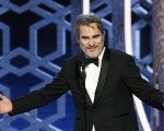 Joaquin Phoenix ha convinto i Golden Globe a servire cibo vegano