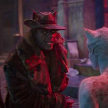 Cats: Idris Elba, Francesca Hayward in una scena del film