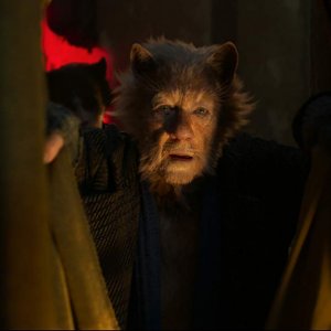 Cats: Ian McKellen in una scena del film