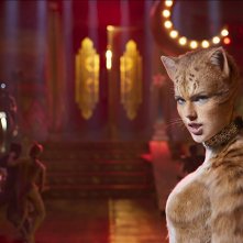Cats: una scena del film con Taylor Swift