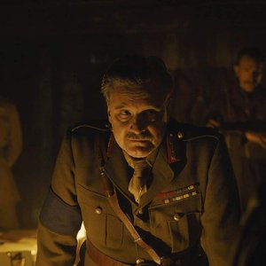 1917: Colin Firth in una scena del film