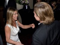 SAG Awards 2020: Brad Pitt e Jennifer Aniston celebrano insieme la vittoria nel backstage (FOTO)