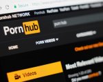 Pornhub: utente sordo fa causa al sito porno per assenza di sottotitoli nei video