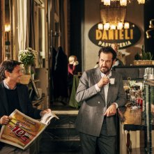 Villetta con ospiti: Marco Giallini durante una scena del film