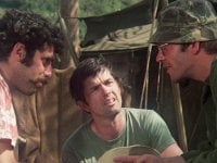 MASH, la guerra secondo Robert Altman: una risata ci seppellirà