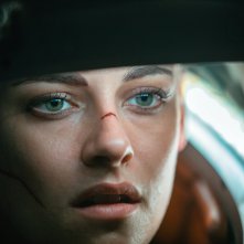 Underwater: un primo piano di Kristen Stewart