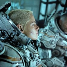 Underwater: Kristen Stewart e Vincent Cassel in una scena del film