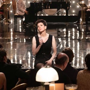 Judy: Renée Zellweger durante una scena del film