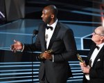 Kobe Bryant agli Oscar, la dedica in italiano alla moglie: 'Ti amo con tutto il mio cuore' (VIDEO)
