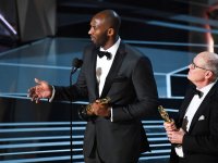 Kobe Bryant agli Oscar, la dedica in italiano alla moglie: 'Ti amo con tutto il mio cuore' (VIDEO)