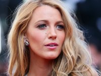 Blake Lively: 'Mi sono rotta la mano prendendo a pugni Jude Law'