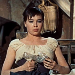 La scarpetta di vetro: Leslie Caron in una scena