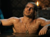 The Witcher: Henry Cavill rivela cosa non ha funzionato nella scena della vasca
