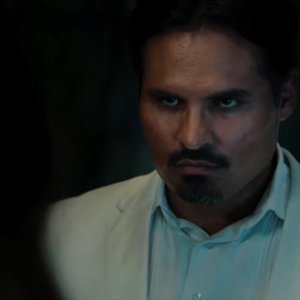 Fantasy Island: una scena del film con Michael Peña