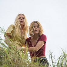 Fantasy Island: Portia Doubleday, Lucy Hale in una scena del film
