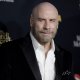 John Travolta torna in tv con la serie Die Hart, ideata da Kevin Hart