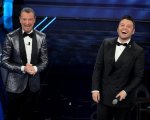 Sanremo 2020: Tiziano Ferro lancia l'hashatag virale #Fiorellostattezitto