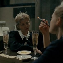 DAU. Natasha: Olga Shkabarnya, Natalia Berezhnaya in una scena del film