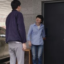 The Woman Who Ran: Eun-mi Lee, Suk-ho Shin in una scena del film