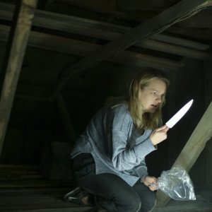 L'uomo invisibile: Elisabeth Moss in un momento del film