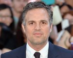 Parasite: Mark Ruffalo nel cast della serie HBO tratta dal film premio Oscar?