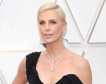 Charlize Theron, il suo epico selfie agli Oscar 2020 con altre star
