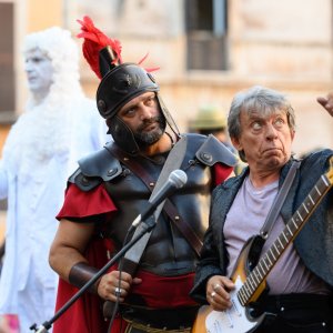 La mia banda suona il pop: Paolo Rossi in una scena del film