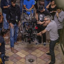 Roma: La genesi del film - Alfonso Cuaròn durante una scena del documentario