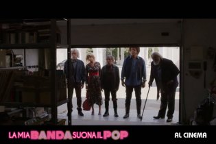 La Mia Banda Suona Il Pop  - Clip Semplicemente Complicata
