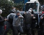 The Batman, inquietanti clown sul set del film: ecco le foto