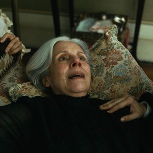 All the Dead Ones: una scena con Thaia Perez, Clarissa Kiste, Carolina Bianchi