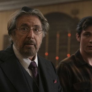 Hunters: Al Pacino e Logan Lerman in un'immagine della serie