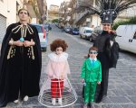 Come Achille Lauro a Carnevale 2020: i 4 costumi di un'intera famiglia sono geniali