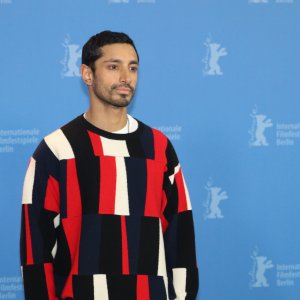 Berlino 2020: Riz Ahmed al photocall di Mogul Mowgli