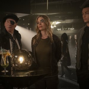 Star Trek: Picard - Patrick Stewart, Jeri Ryan ed Evan Evagora nel quinto episodio