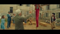 Volevo Nascondermi - Clip - L'albero della cuccagna