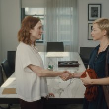 Dopo il matrimonio: Julianne Moore  e Michelle Williams in una scena del film