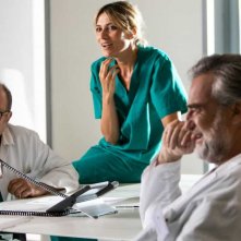 Si vive una volta sola: Carlo Verdone e Anna Foglietta in una scena del film