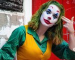 Joker: la sexy cosplayer interpreta Arthur Fleck al femminile