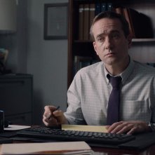 The Assistant: Matthew Macfadyen in una scena del film