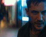 Venom 2, Tom Hardy sotto la pioggia: la foto dal set del film