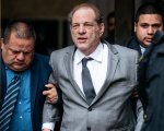 Harvey Weinstein ricoverato in ospedale dopo la condanna