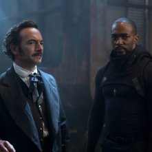 Altered Carbon 2: una scena della serie